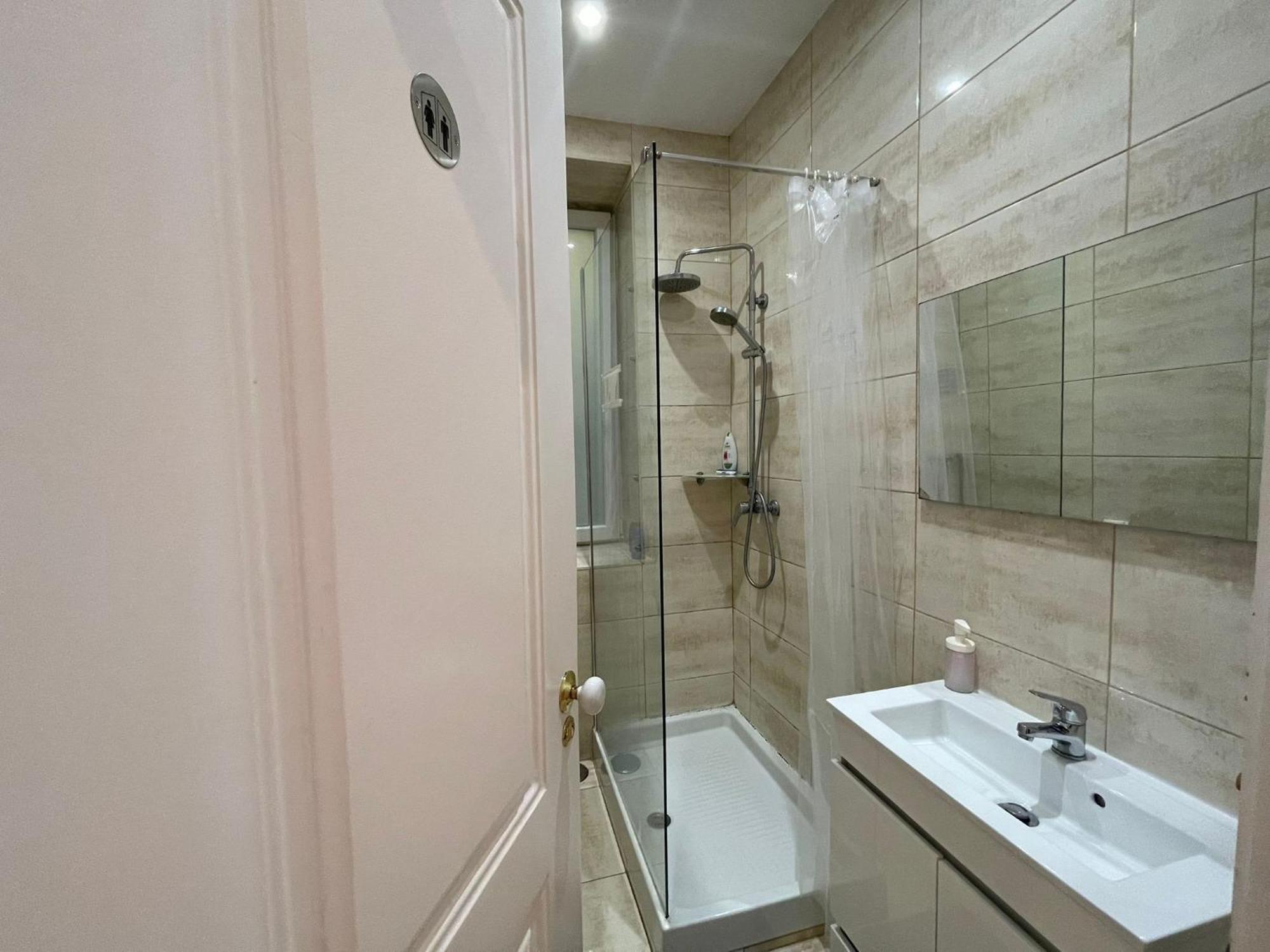 Embassy Arriaga Private Elegance Rooms In Stylish Shared Apartment Lisboa Eksteriør bilde